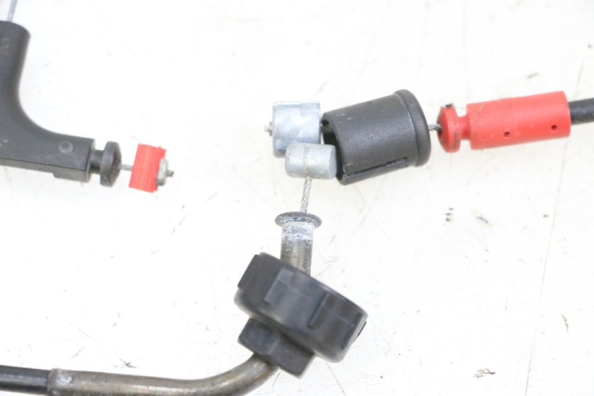 photo de CABLAGGIO APERTURA SELLA YAMAHA XMAX X-MAX 125 (2006 - 2009) - Dettagli dei punti di fissaggio