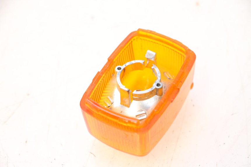 photo de COPERCHI INDICATORE DIREZIONE DESTRA POSTERIORE YAMAHA SLIDER 50 (1999 - 2004) - Dettaglio del componente