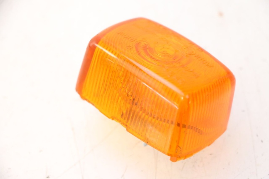 photo de COPERCHI INDICATORE DIREZIONE DESTRA POSTERIORE YAMAHA SLIDER 50 (1999 - 2004) - Altra angolazione