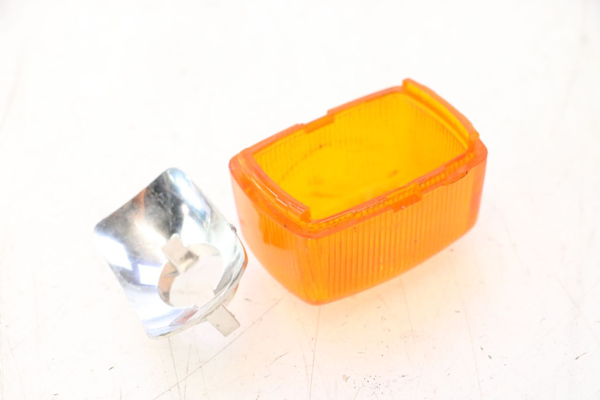 photo de COPERCHI INDICATORE DIREZIONE DESTRA POSTERIORE YAMAHA SLIDER 50 (1999 - 2004) - Stato della superficie e materiale