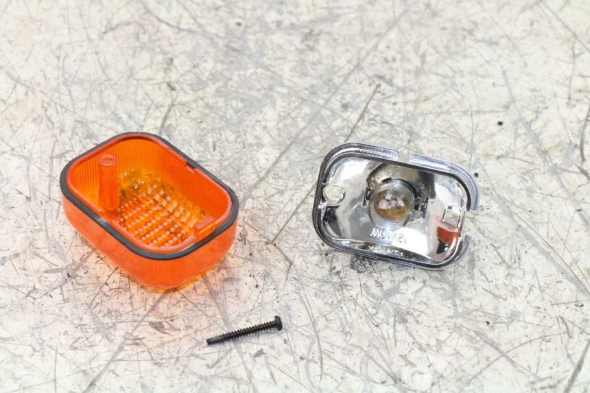 photo de COPERCHIO FRECCIA POSTERIORE DESTRA YAMAHA BW'S BWS 125 (2010 - 2013) - Zoom sullo stato d'uso