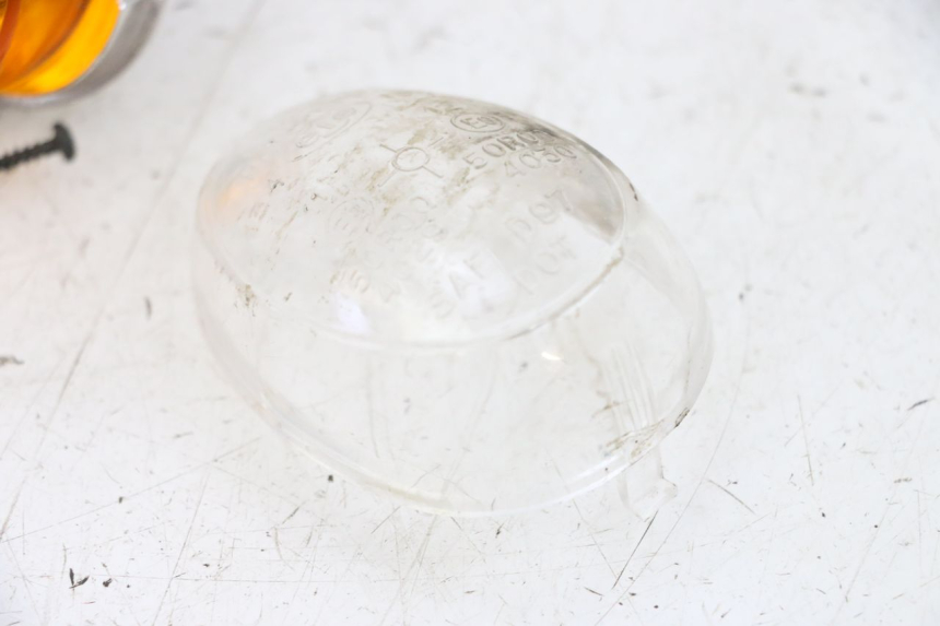 photo de COPERCHI INDICATORE DIREZIONE SINISTRO ANTERIORE YAMAHA BW'S EASY 50 (2013 - 2016) - Dettagli dei punti di fissaggio