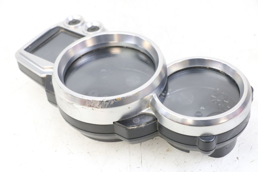 photo de CONTACHILOMETRI GEMMA YAMAHA FJR ABS 1300 (2006 - 2012) - Primo piano tecnico