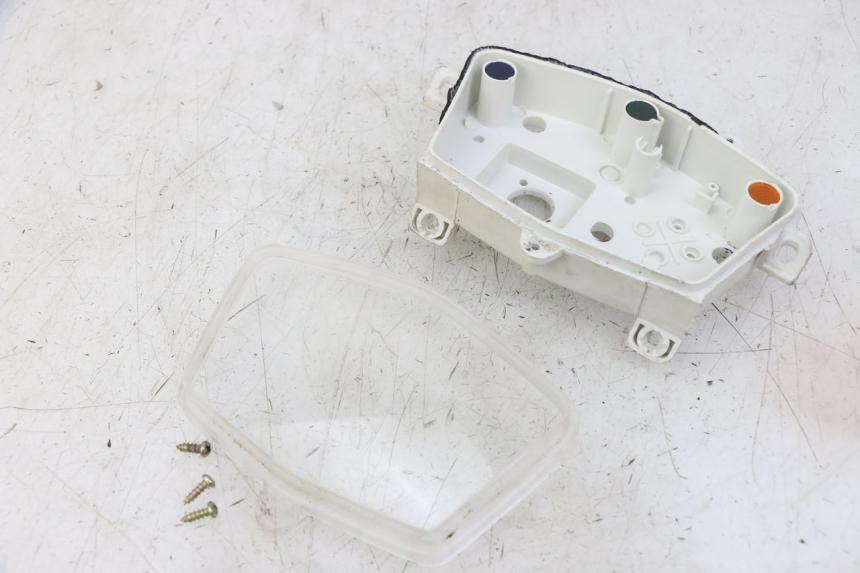 photo de COPERCHIO CONTACHILOMETRI PEUGEOT KISBEE 4T 50 (2018 - 2022) - Vista principale