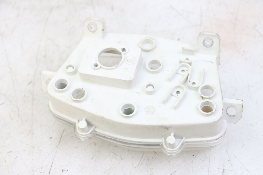 photo de COPERCHIO CONTACHILOMETRI PEUGEOT KISBEE 4T 50 (2018 - 2022) - Altra angolazione