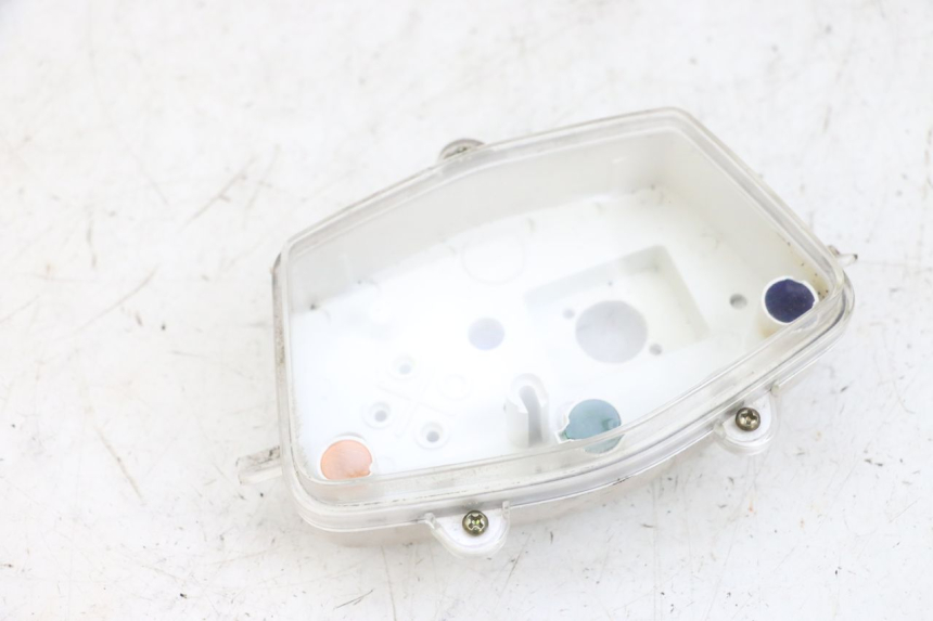 photo de COPERCHIO CONTACHILOMETRI PEUGEOT KISBEE 4T 50 (2018 - 2022) - Stato della superficie e materiale