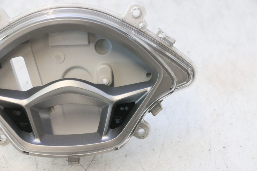 photo de CONTACHILOMETRI GEMMA PIAGGIO LIBERTY IGET 4T 50 (2021 - 2025) - Dettagli dei punti di fissaggio
