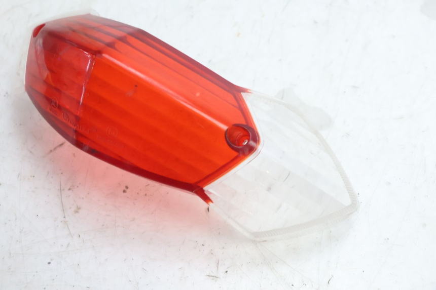 photo de COPERCHIO FANALE POSTERIORE PEUGEOT KISBEE 2T 50 (2010 - 2017) - Zoom sullo stato d'uso