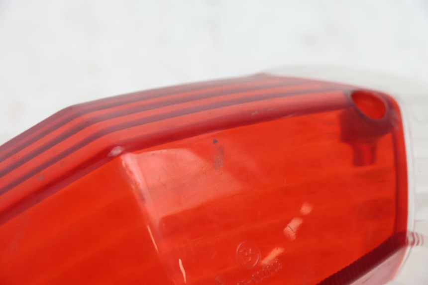 photo de COPERCHIO FANALE POSTERIORE PEUGEOT KISBEE 2T 50 (2010 - 2017) - Primo piano tecnico