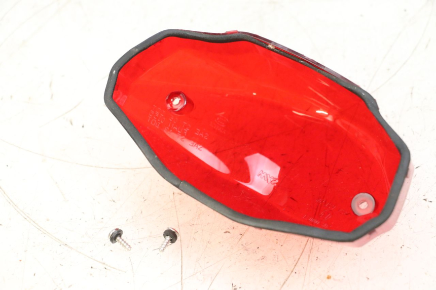 photo de COPERCHIO FANALE POSTERIORE SYM ORBIT 2 4T 50 (2008 - 2017) - Altra angolazione