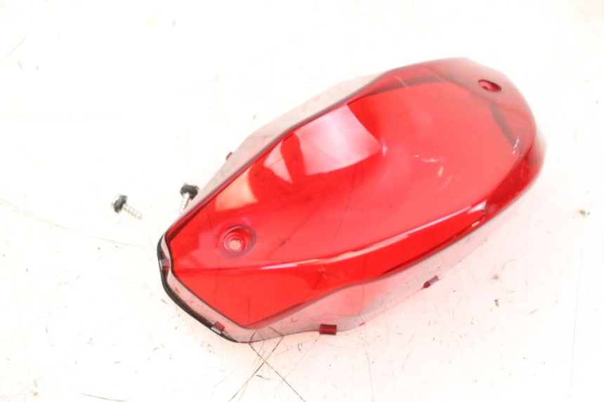 photo de COPERCHIO FANALE POSTERIORE SYM ORBIT 2 4T 50 (2008 - 2017) - Primo piano tecnico