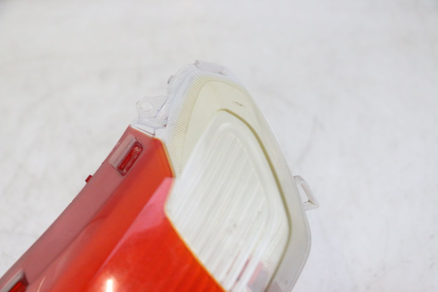 photo de COPERCHIO FANALE POSTERIORE JM MOTORS SANTANA 50 (2014 - 2023) - Zoom sullo stato d'uso