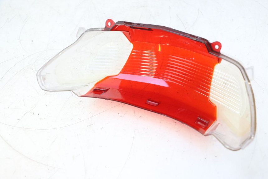 photo de COPERCHIO FANALE POSTERIORE JM MOTORS SANTANA 50 (2014 - 2023) - Dettagli dei punti di fissaggio