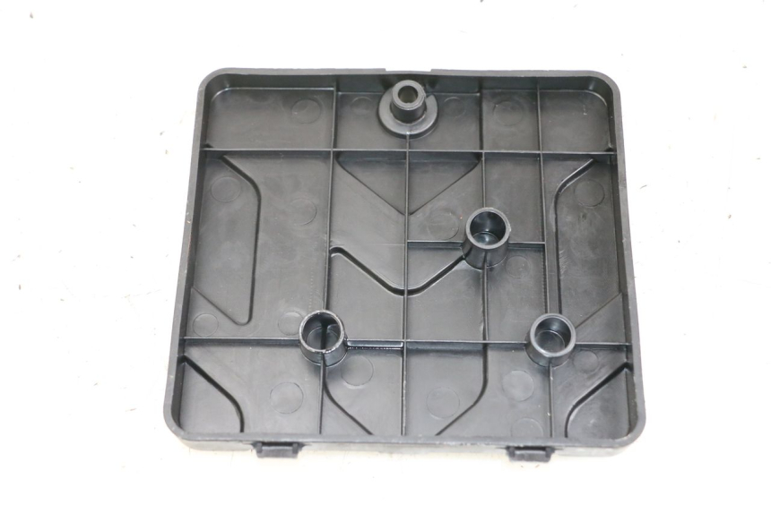 photo de BATTERIA COPERCHIO DAELIM A-FOUR 2T 50 (2005 - 2012) - Dettaglio del componente