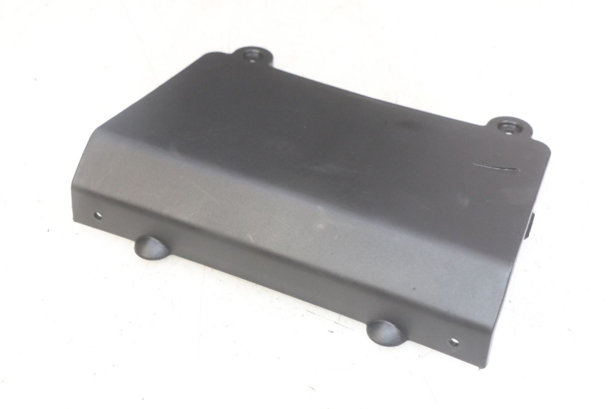 photo de COPERCHIO BATTERIA KYMCO AGILITY 16+ 4T 50 (2018 - 2023) - Zoom sullo stato d'uso