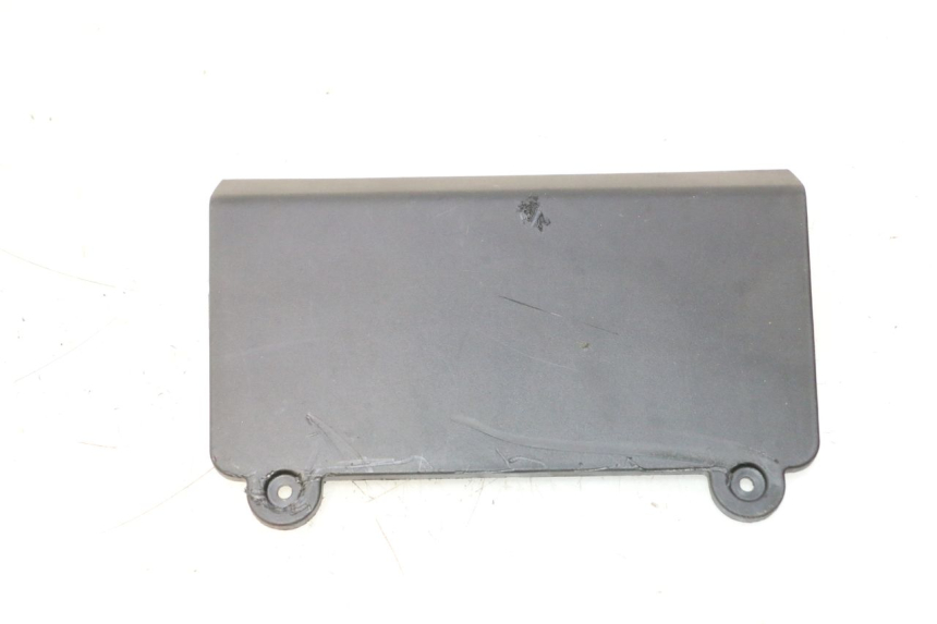 photo de COPERCHIO BATTERIA KYMCO AGILITY 16+ 4T 50 (2018 - 2023) - Dettaglio del componente