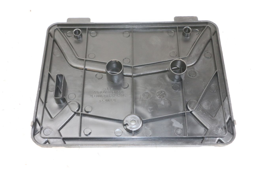 photo de COFANO BATTERIA KYMCO AGILITY 4T 50 (2018 - 2022) - Altra angolazione