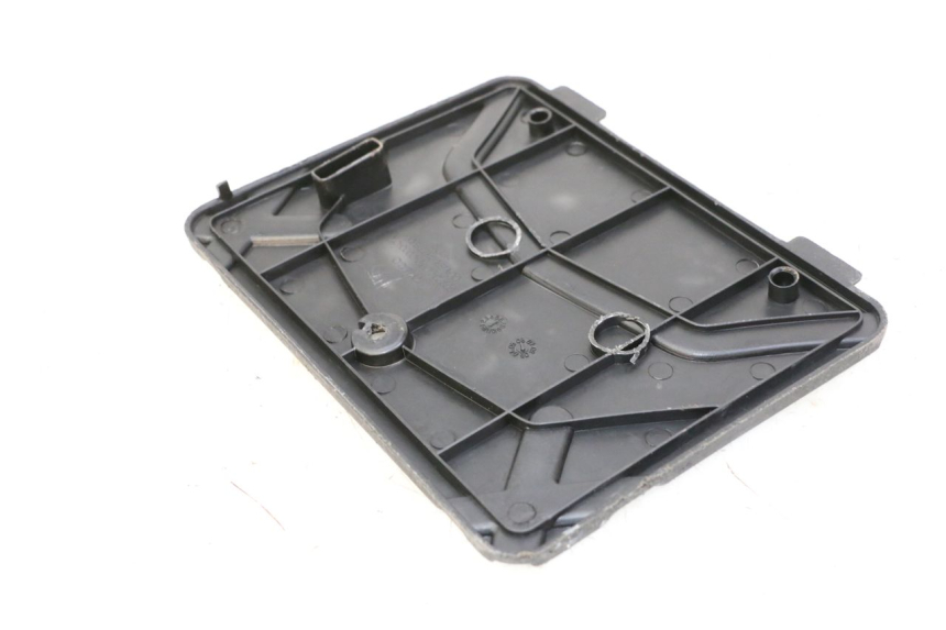 photo de COPERCHIO BATTERIA KYMCO AGILITY 4T 50 (2005 - 2018) - Dettaglio del componente