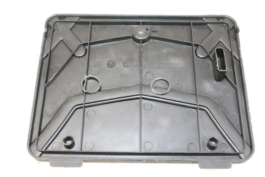 photo de COPERCHIO BATTERIA KYMCO AGILITY 4T 50 (2005 - 2018) - Primo piano tecnico