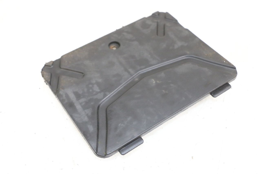photo de BATTERIA COPERCHIO KYMCO AGILITY PREMIUM 50 (2007 - 2010) - Vista principale