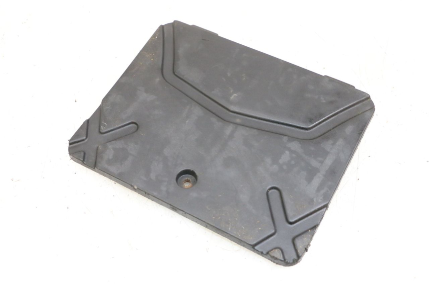 photo de BATTERIA COPERCHIO KYMCO AGILITY PREMIUM 50 (2007 - 2010) - Zoom sullo stato d'uso