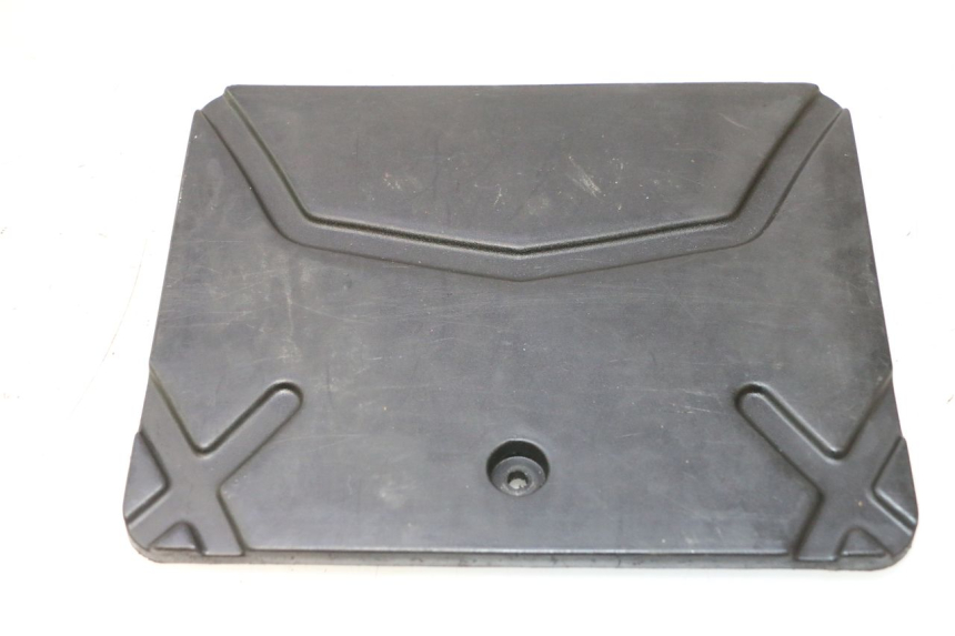 photo de BATTERIA COPERCHIO KYMCO AGILITY PREMIUM 50 (2007 - 2010) - Vista principale