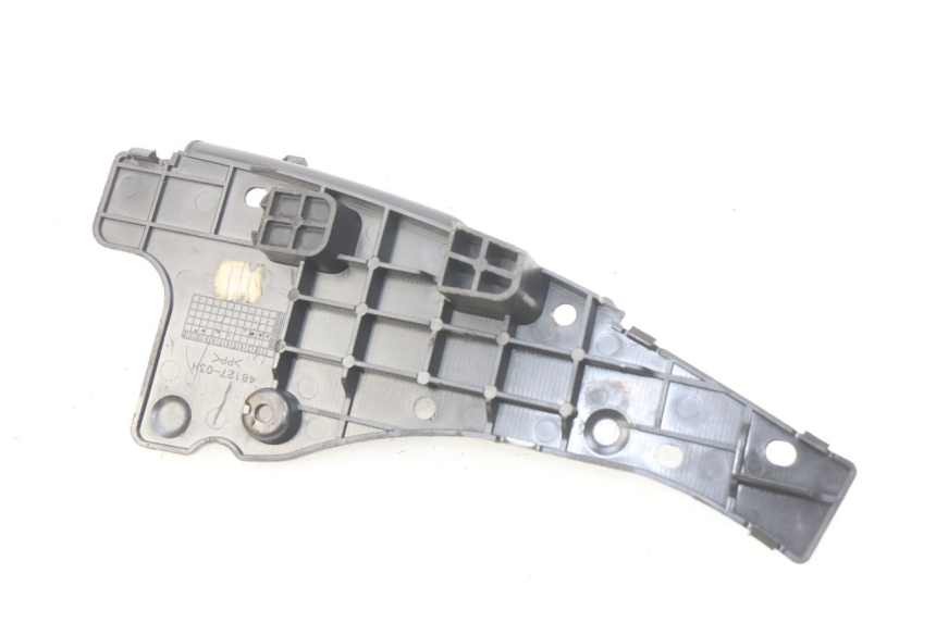 photo de COPERCHIO BATTERIA SUZUKI BURGMAN 125 (2007 - 2014) - Dettaglio del componente