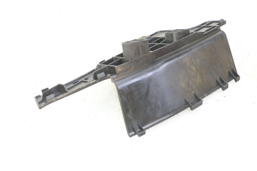 photo de COPERCHIO BATTERIA SUZUKI BURGMAN 125 (2007 - 2014) - Dettaglio del componente