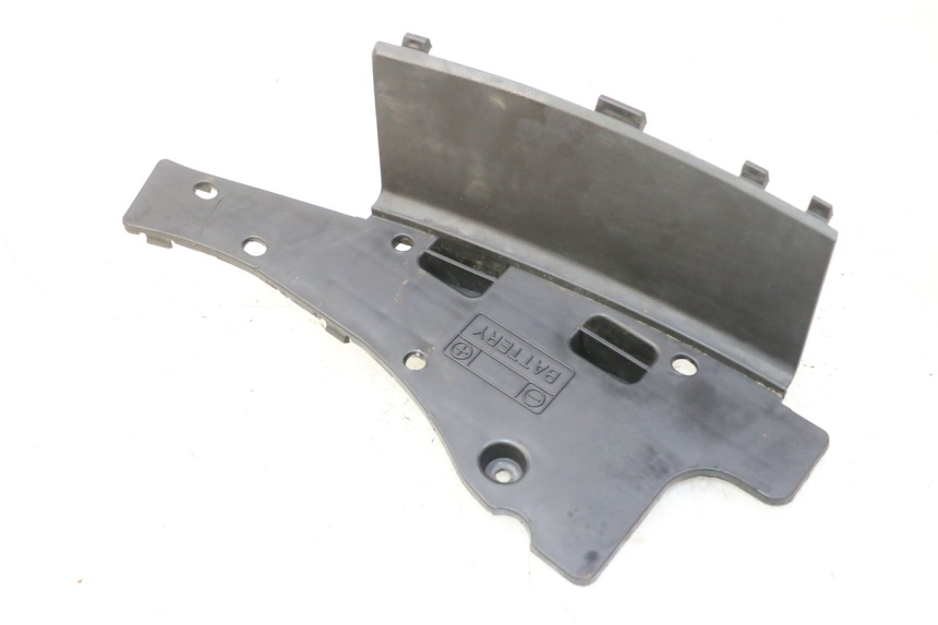 photo de COPERCHIO BATTERIA SUZUKI BURGMAN 125 (2007 - 2014) - Vista principale