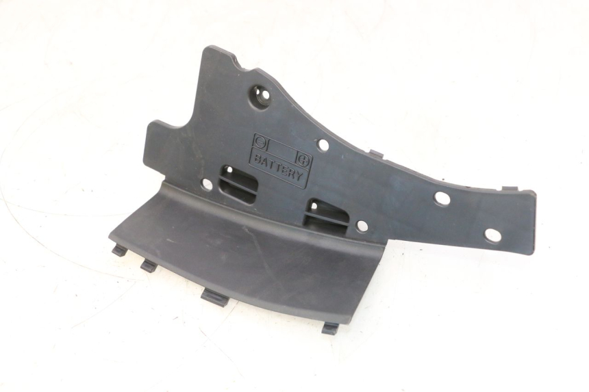 photo de COPERCHIO BATTERIA SUZUKI BURGMAN 125 (2007 - 2014) - Vista principale