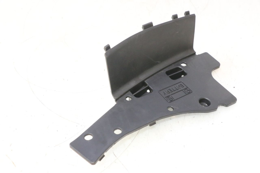 photo de COPERCHIO BATTERIA SUZUKI BURGMAN 125 (2007 - 2014) - Altra angolazione