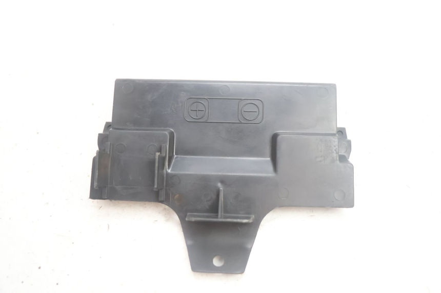 photo de BATTERIA COPERCHIO SUZUKI BURGMAN EXECUTIVE ABS 650 (2006 - 2012) - Vista principale