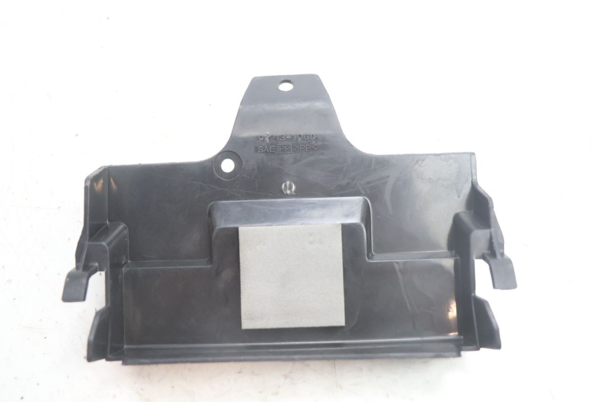 photo de BATTERIA COPERCHIO SUZUKI BURGMAN EXECUTIVE ABS 650 (2006 - 2012) - Altra angolazione
