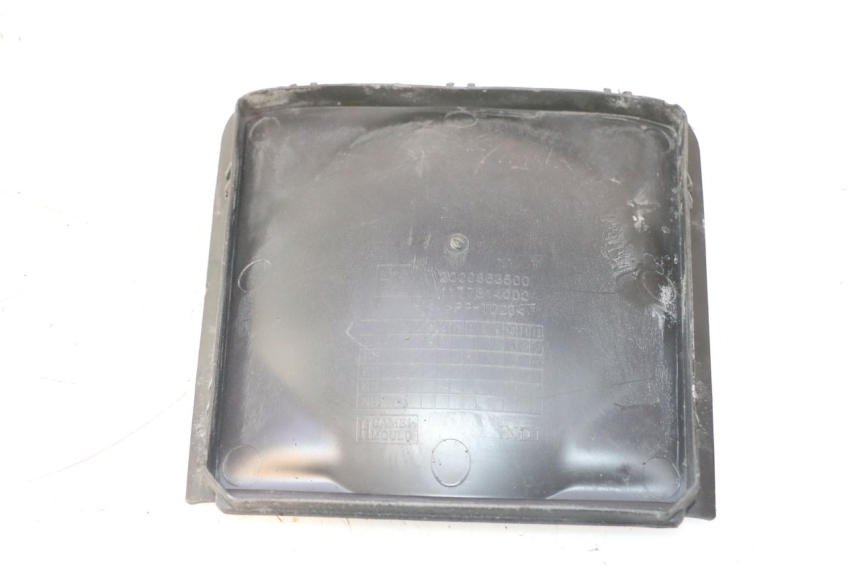 photo de BATTERIA COPERCHIO PEUGEOT CITYSTAR 125 (2011 - 2017) - Altra angolazione