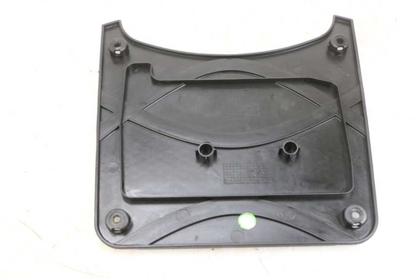 photo de COPERCHIO BATTERIA SYM CROX 4T 50 (2016 - 2023) - Dettaglio del componente