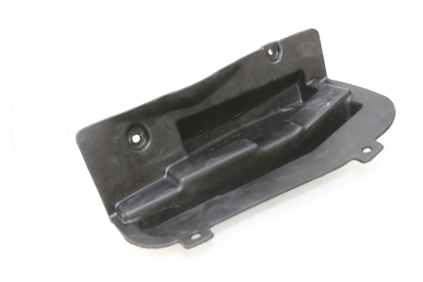 photo de COPERCHIO BATTERIA HONDA FES PANTHEON 125 (2003 - 2007) - Altra angolazione