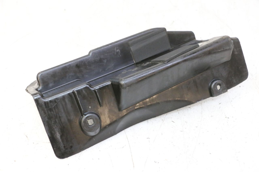 photo de COPERCHIO BATTERIA HONDA FES S-WING SWING ABS 125 (2007 - 2015) - Dettaglio del componente