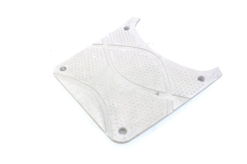 photo de COPERCHIO BATTERIA SYM FIDDLE 2 125 (2010 - 2013) - Zoom sullo stato d'uso