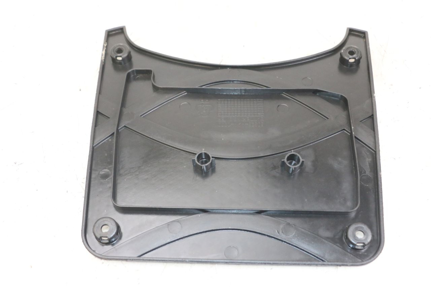 photo de COPERCHIO BATTERIA SYM FIDDLE 2 50 (2008 - 2013) - Dettaglio del componente