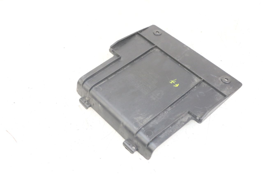 photo de COPERCHIO BATTERIA SYM FIDDLE 3 III 125 (2014 - 2020) - Zoom sullo stato d'uso