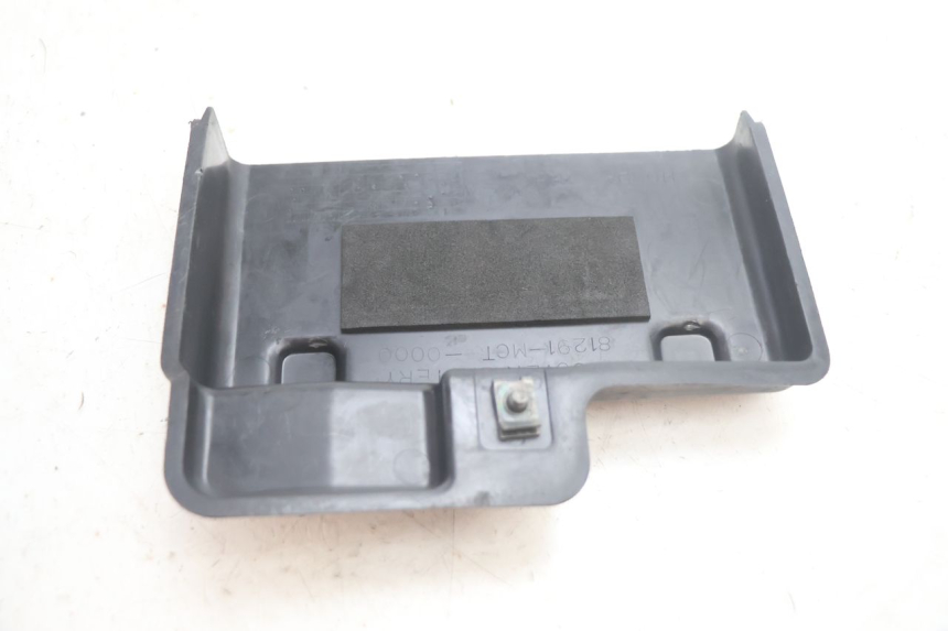 photo de BATTERIA COPERCHIO HONDA FJS SILVER WING SILVERWING 400 (2005 - 2008) - Altra angolazione