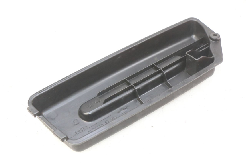 photo de COPERCHIO BATTERIA PIAGGIO FLY 2T 50 (2004 - 2017) - Dettaglio del componente