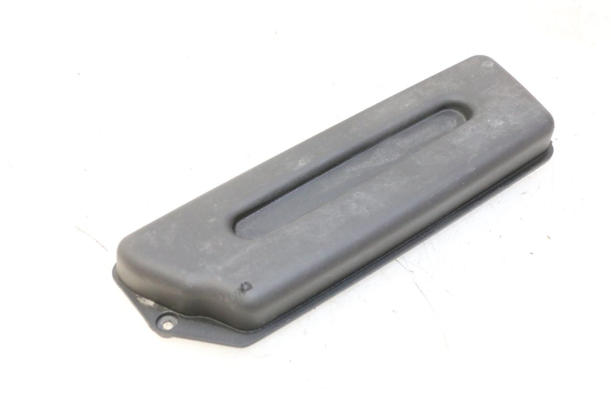 photo de COPERCHIO BATTERIA PIAGGIO FLY 2T 50 (2004 - 2017) - Dettaglio del componente