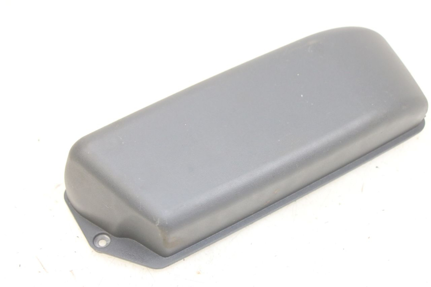 photo de COPERCHIO BATTERIA PIAGGIO FLY 125 (2005 - 2012) - Vista principale
