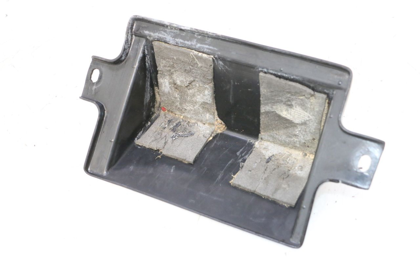 photo de BATTERIA COPERCHIO SUZUKI GSF N BANDIT 1200 (2001 - 2005) - Zoom sullo stato d'uso