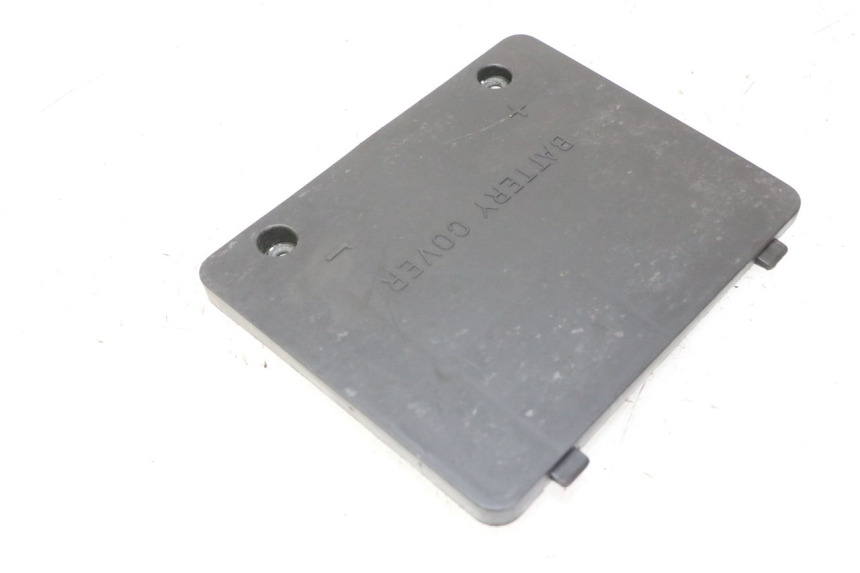 photo de BATTERIA COPERCHIO DAELIM HISTORY 125 (2001 - 2002) - Zoom sullo stato d'uso