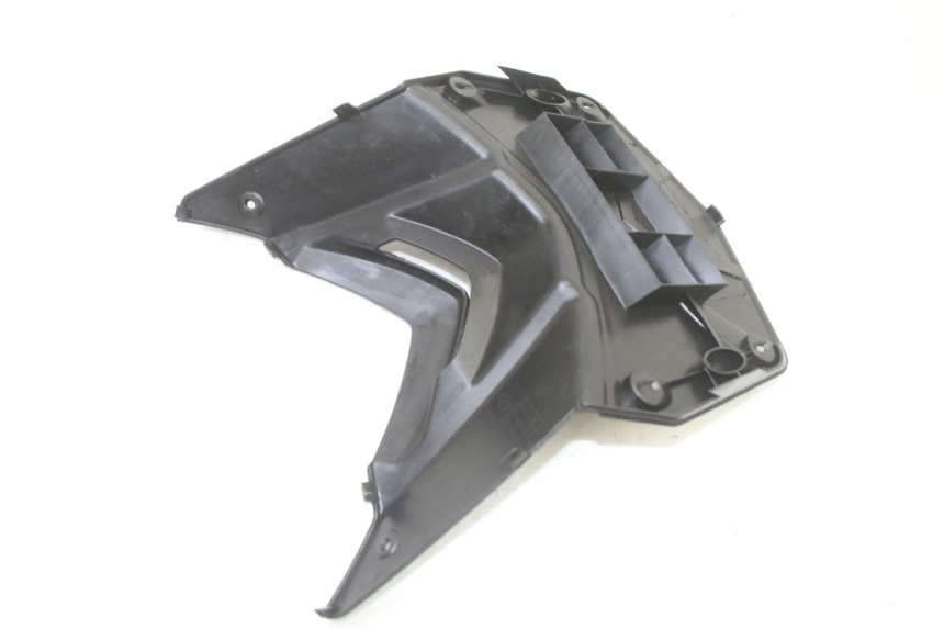 photo de COPERCHIO BATTERIA SYM JET 14 4T 50 (2018 - 2022) - Altra angolazione