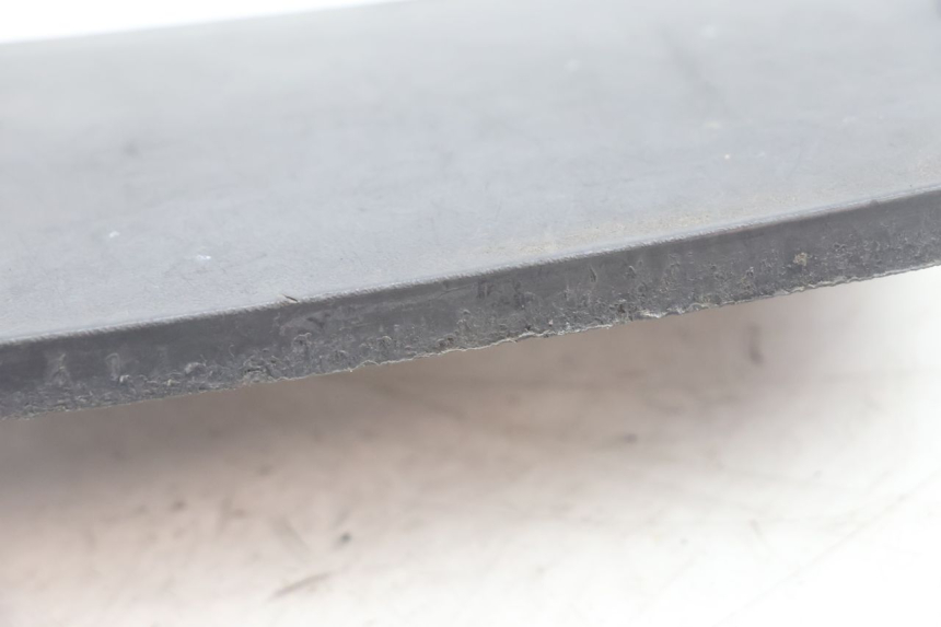 photo de COPERCHIO BATTERIA PEUGEOT KISBEE 2T 50 (2010 - 2017) - Altra angolazione