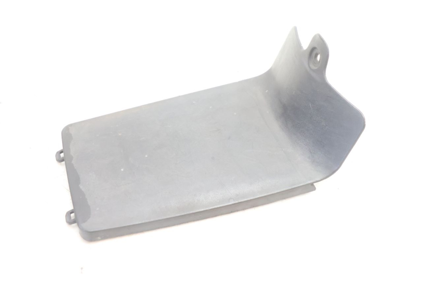 photo de COPERCHIO BATTERIA PEUGEOT KISBEE 2T 50 (2010 - 2017) - Primo piano tecnico
