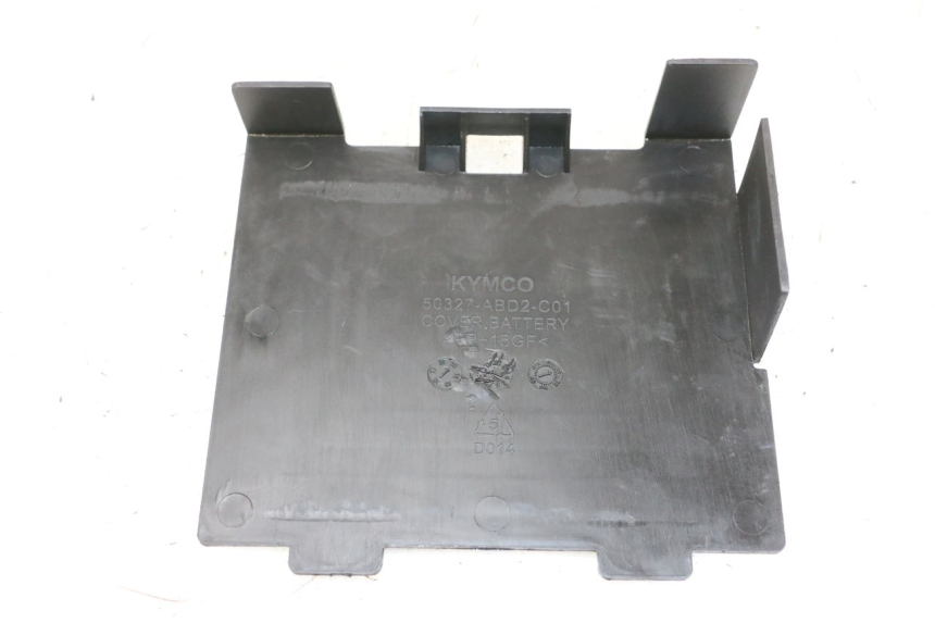 photo de COPERCHIO BATTERIA KYMCO X-TOWN XTOWN 125 (2016 - 2021) - Zoom sullo stato d'uso